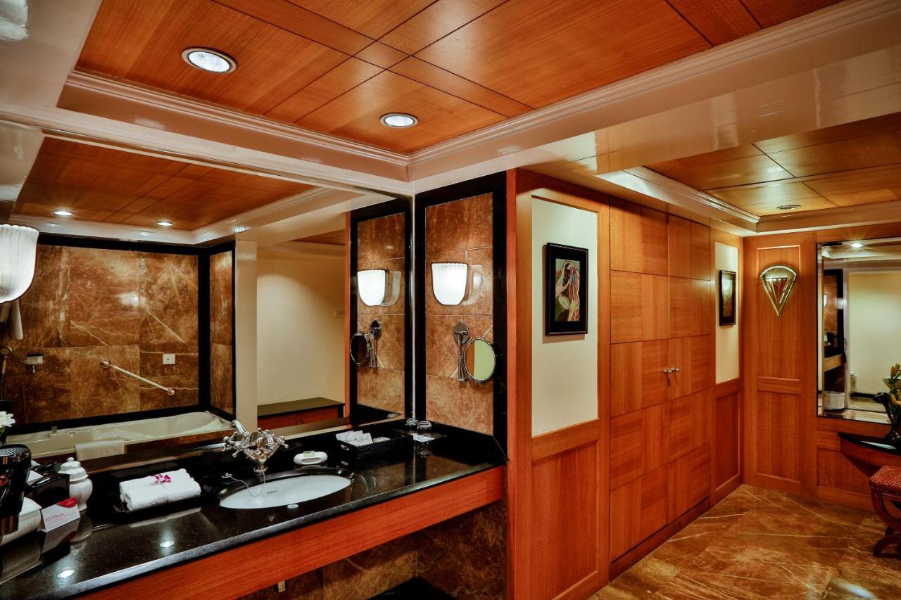 Crowne Plaza Chennai Adyar Park, An Ihg Hotel מראה חיצוני תמונה Bathroom