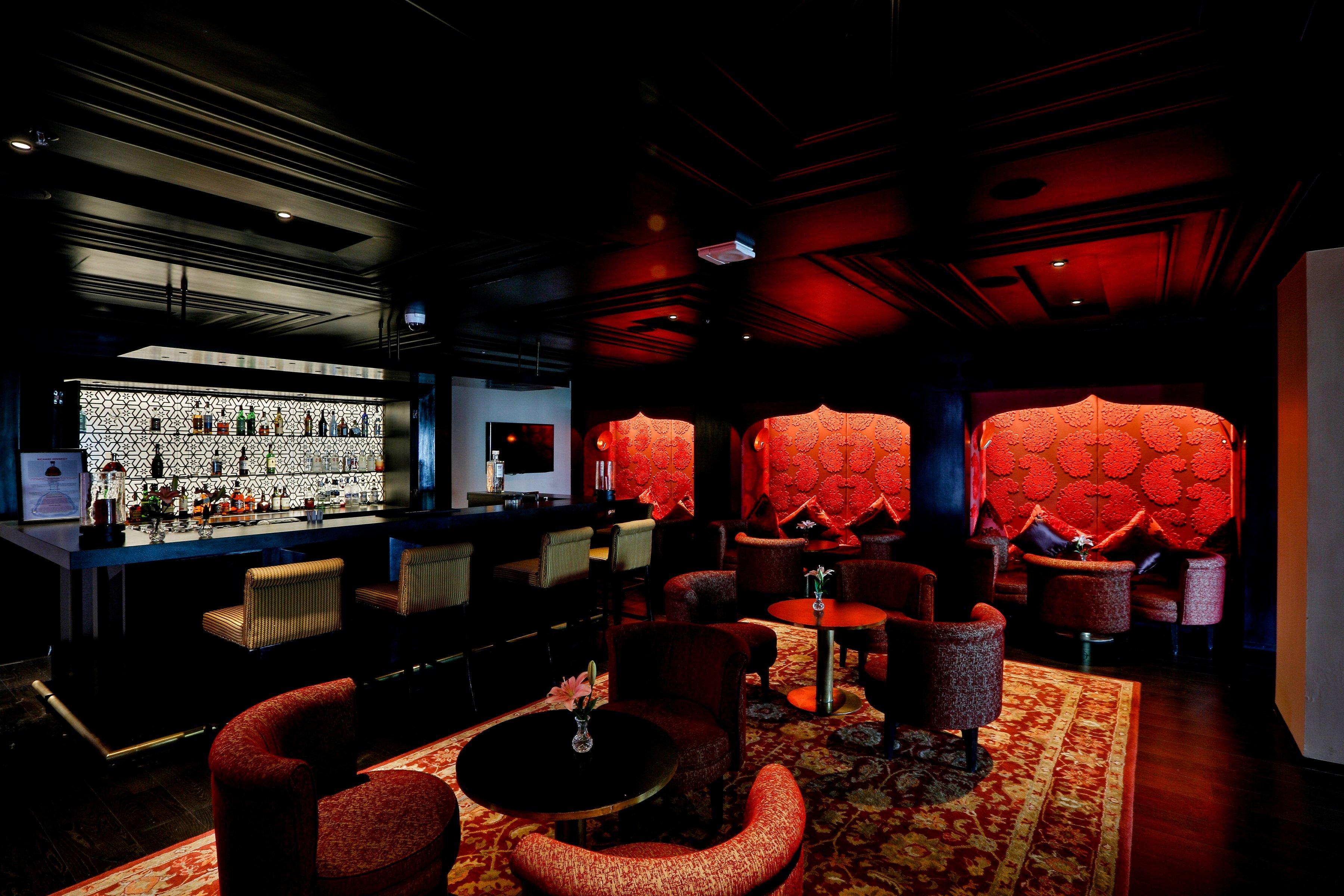 Crowne Plaza Chennai Adyar Park, An Ihg Hotel מראה חיצוני תמונה The interior of the bar