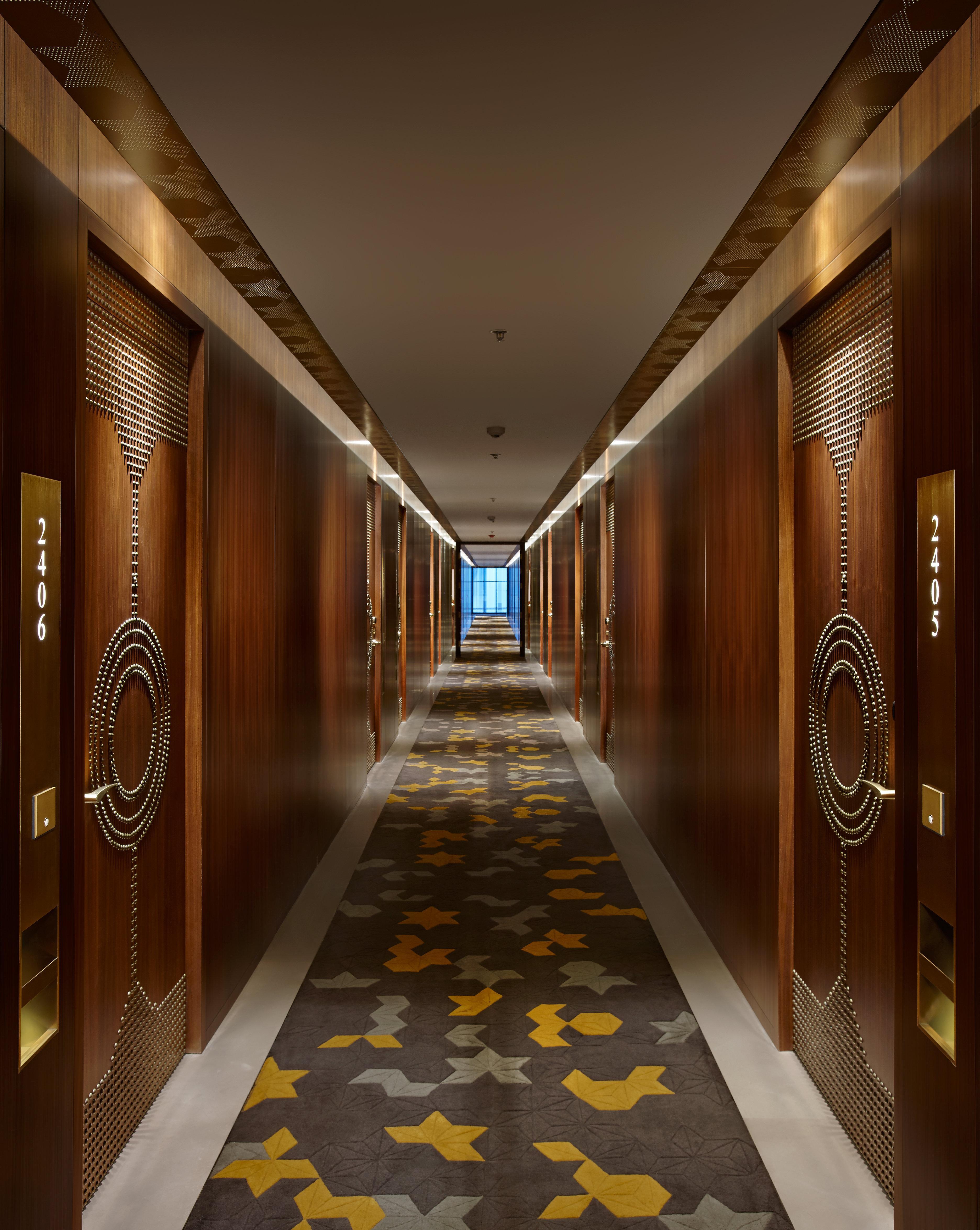 Crowne Plaza Chennai Adyar Park, An Ihg Hotel מראה חיצוני תמונה A corridor