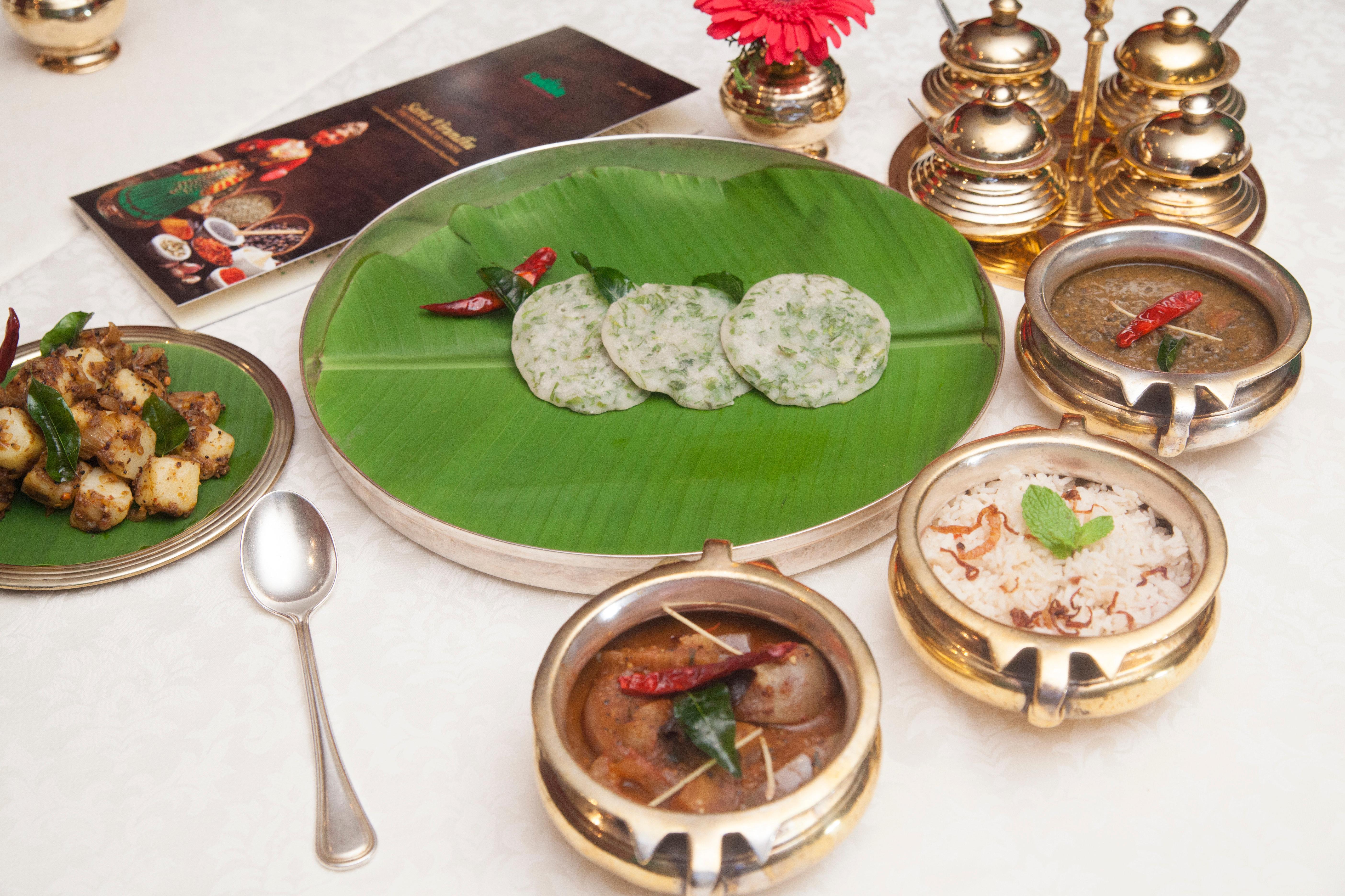 Crowne Plaza Chennai Adyar Park, An Ihg Hotel מראה חיצוני תמונה A typical vegetarian meal at a hotel in India