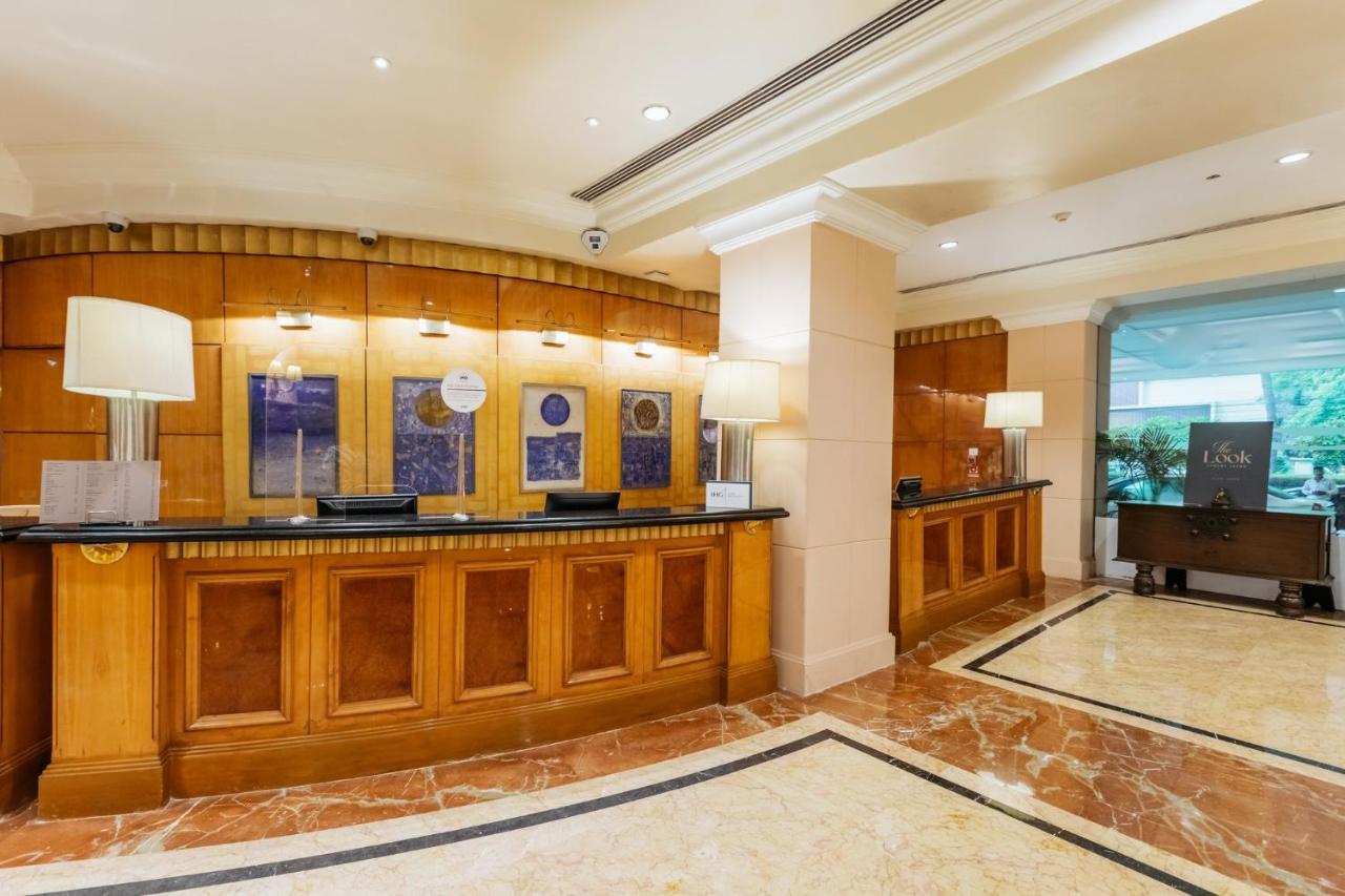 Crowne Plaza Chennai Adyar Park, An Ihg Hotel מראה חיצוני תמונה The lobby of the hotel